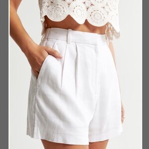 Curve Love A&F Sloane Tailored Linen-Blend Short